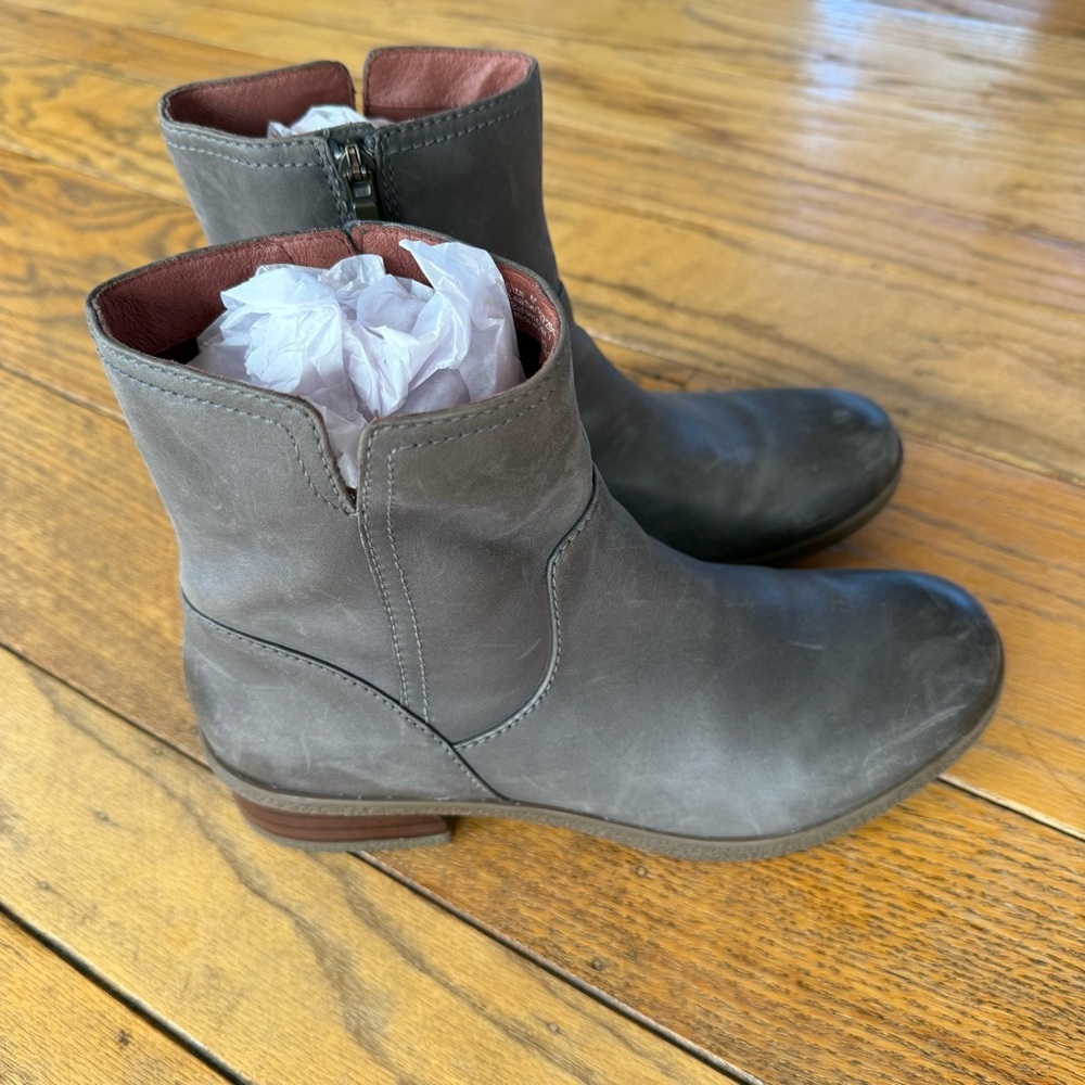 Dansko Bethanie Waterproof Leather Grey Boots size 9.5 - Picture 9 of 9